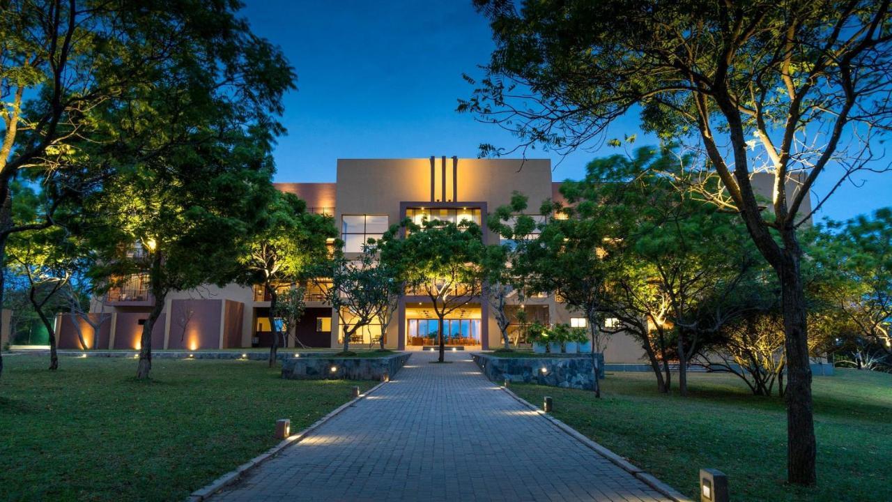 สุริยา รีสอร์ต แอนด์ สปา Hotel แทนกาลเล ภายนอก รูปภาพ