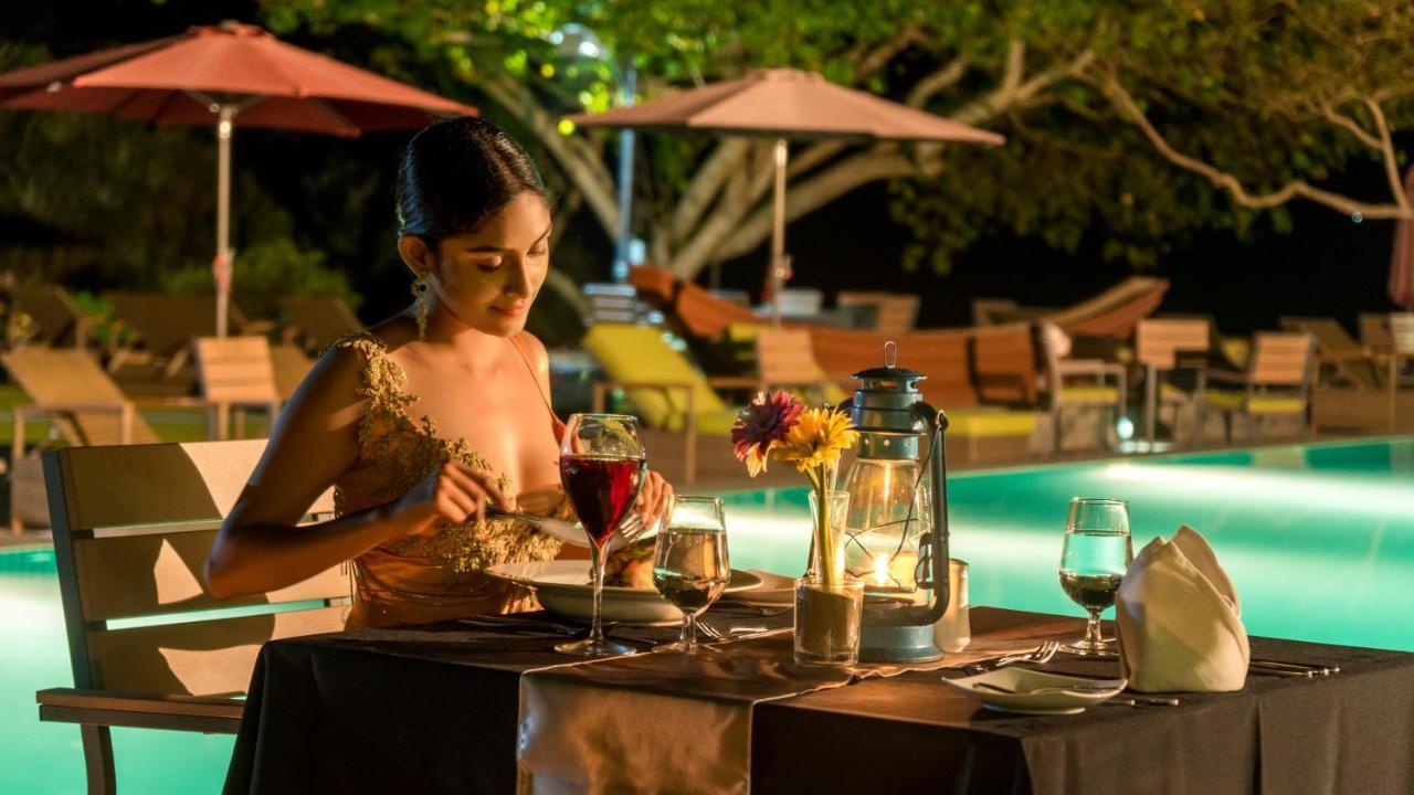 สุริยา รีสอร์ต แอนด์ สปา Hotel แทนกาลเล ภายนอก รูปภาพ