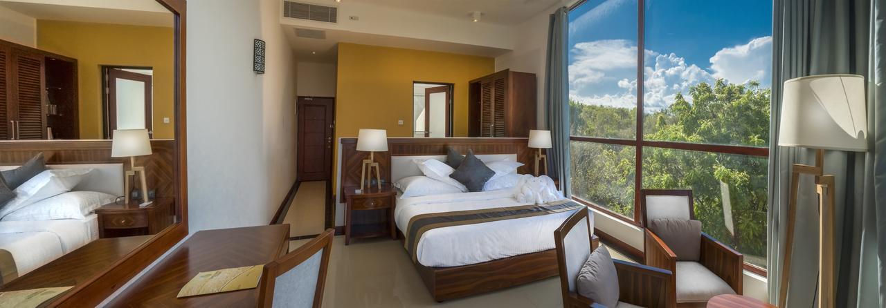 สุริยา รีสอร์ต แอนด์ สปา Hotel แทนกาลเล ภายนอก รูปภาพ